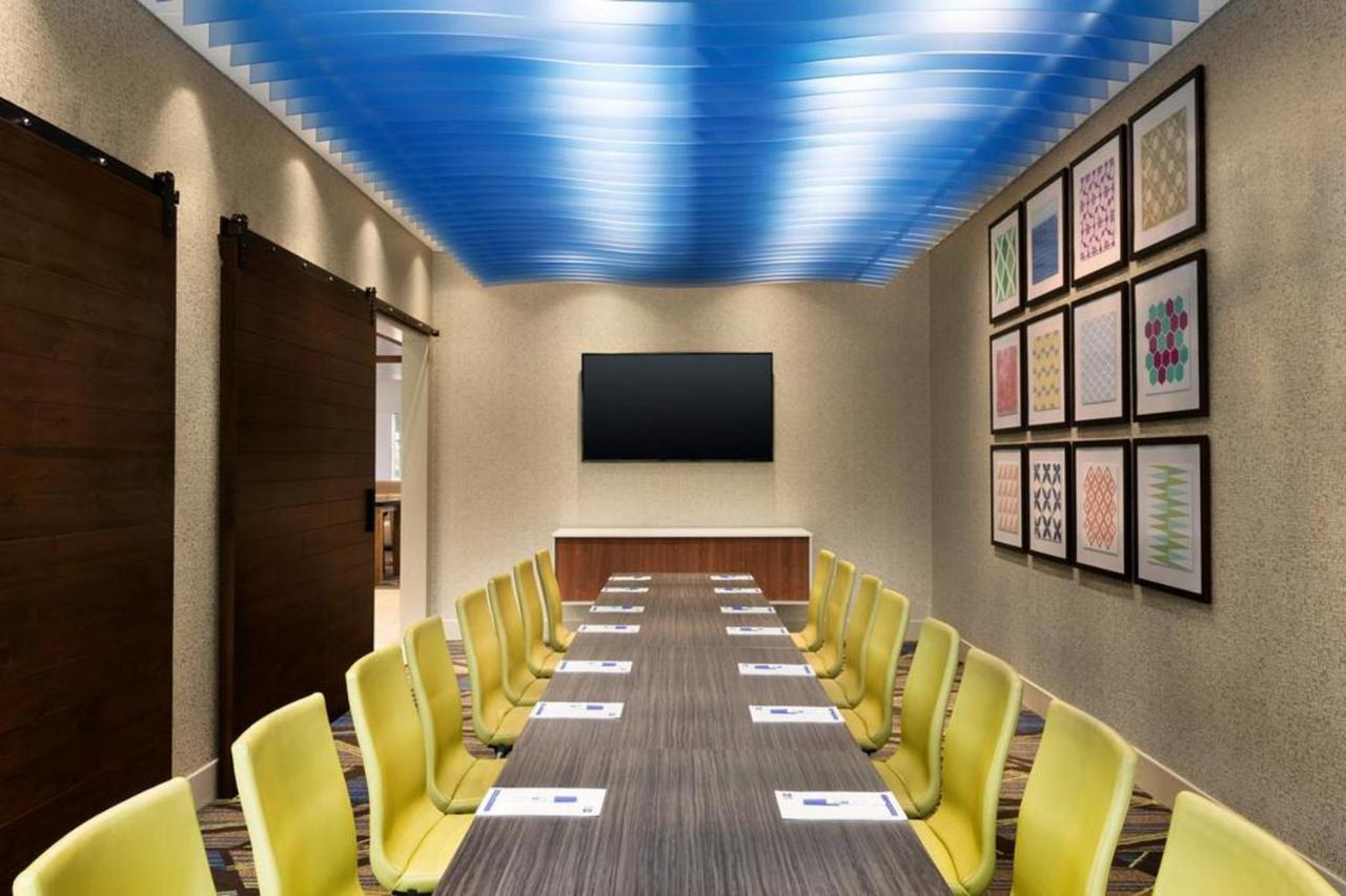 Holiday Inn Express & Suites - Aurora By Ihg Exteriör bild