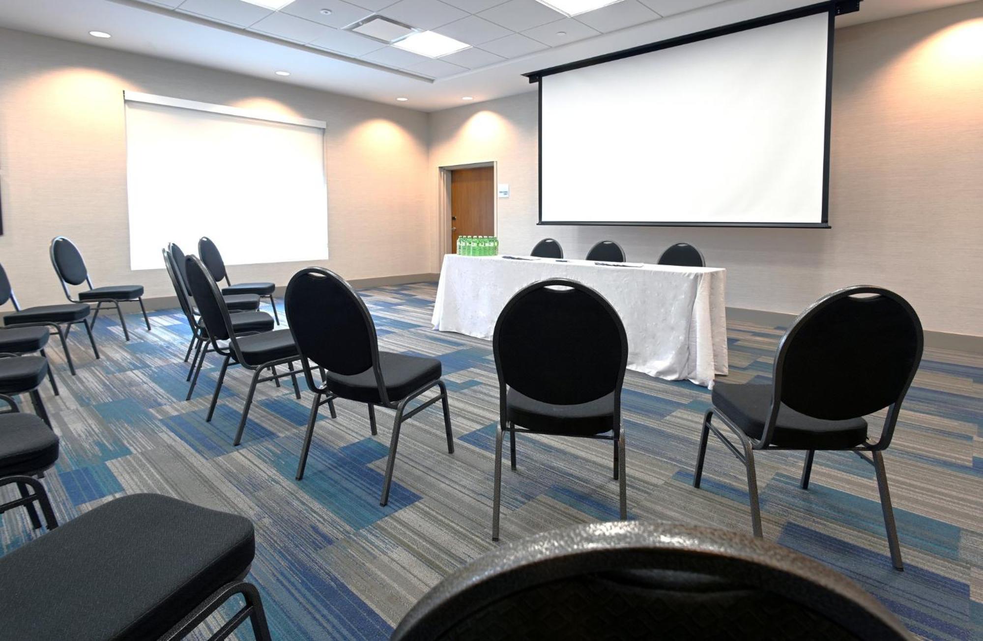 Holiday Inn Express & Suites - Aurora By Ihg Exteriör bild