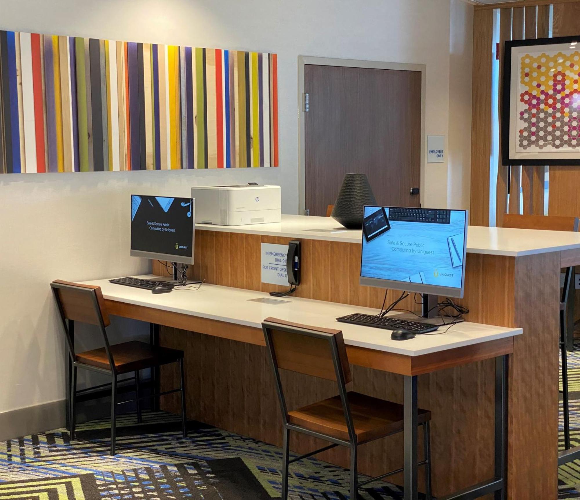 Holiday Inn Express & Suites - Aurora By Ihg Exteriör bild
